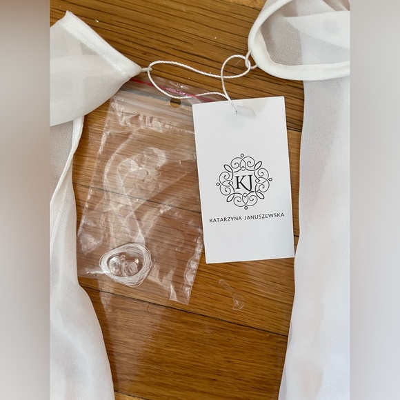 NWT Wedding Dress Sleeves (Detachable) - Picture 13 of 13